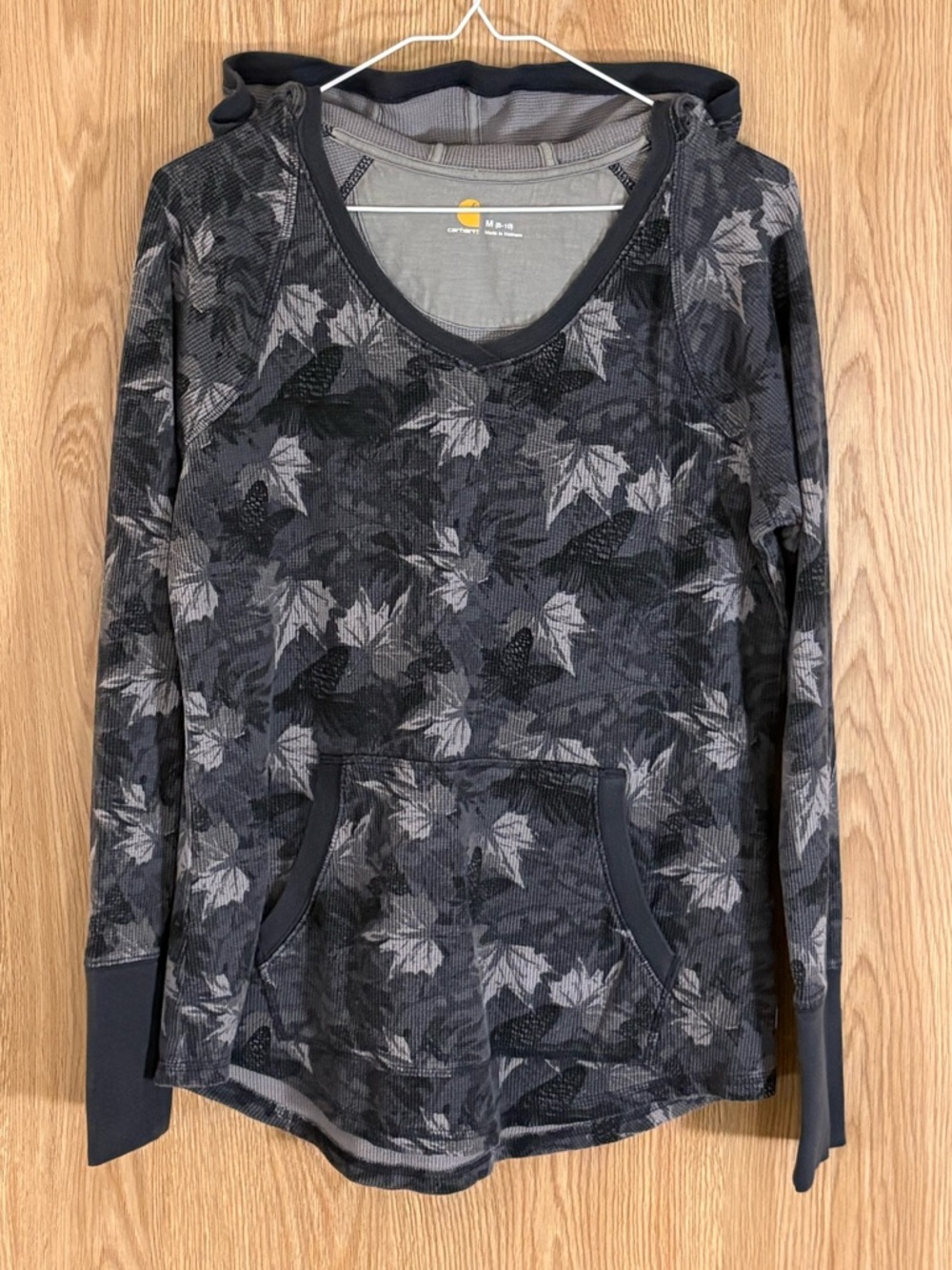 Carhartt Black & Gray Leaf-Print Thermal V-Neck Long Sleeve Hoodie Top